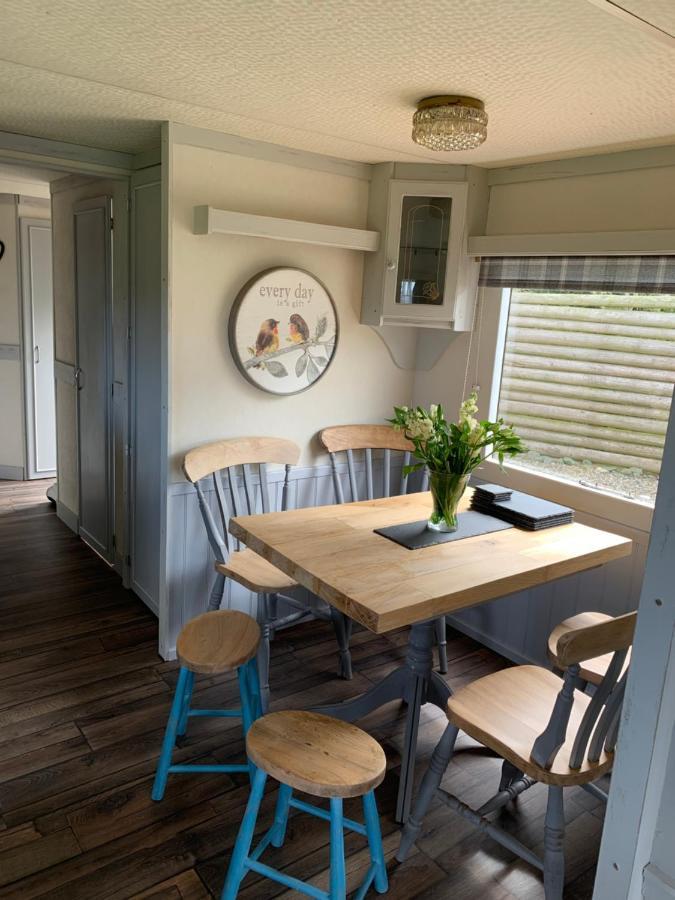 Byre Cottages & Log Cabin Cardigan Eksteriør billede