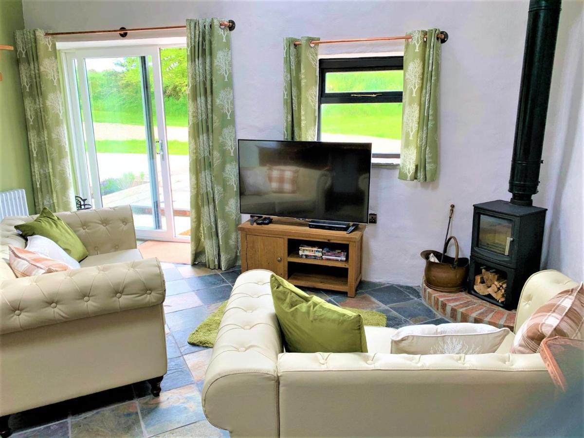 Byre Cottages & Log Cabin Cardigan Eksteriør billede