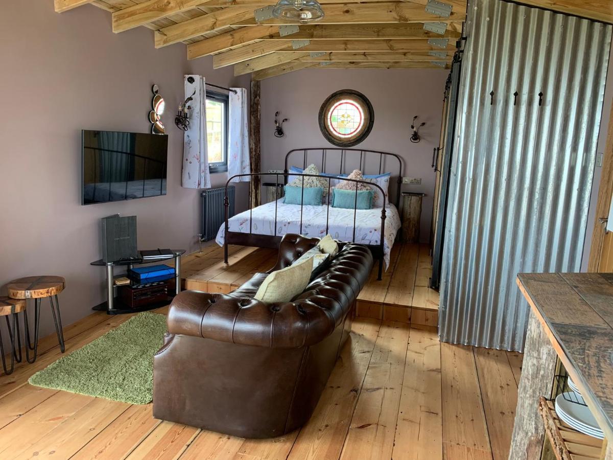 Byre Cottages & Log Cabin Cardigan Eksteriør billede
